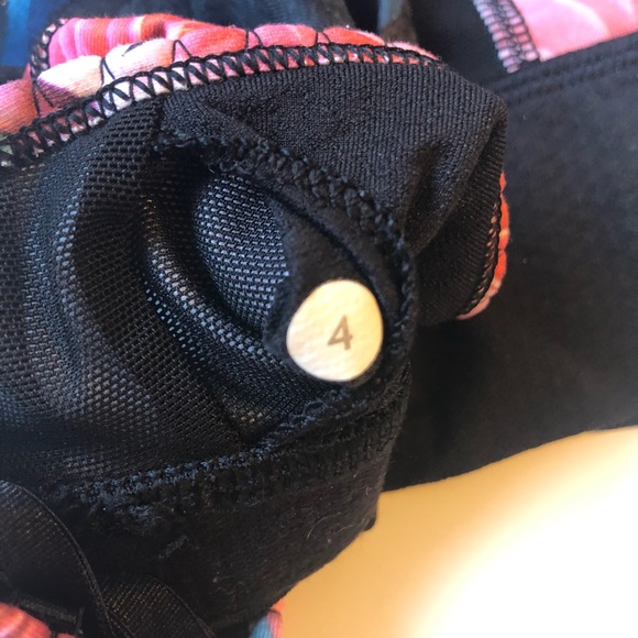 Lululemon sports bra - Picture 3 of 3